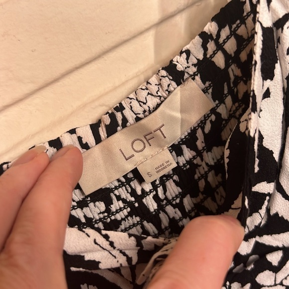 Loft Black and White Pineapple Ruffle Halter Top, Women Size Small - Picture 4 of 9